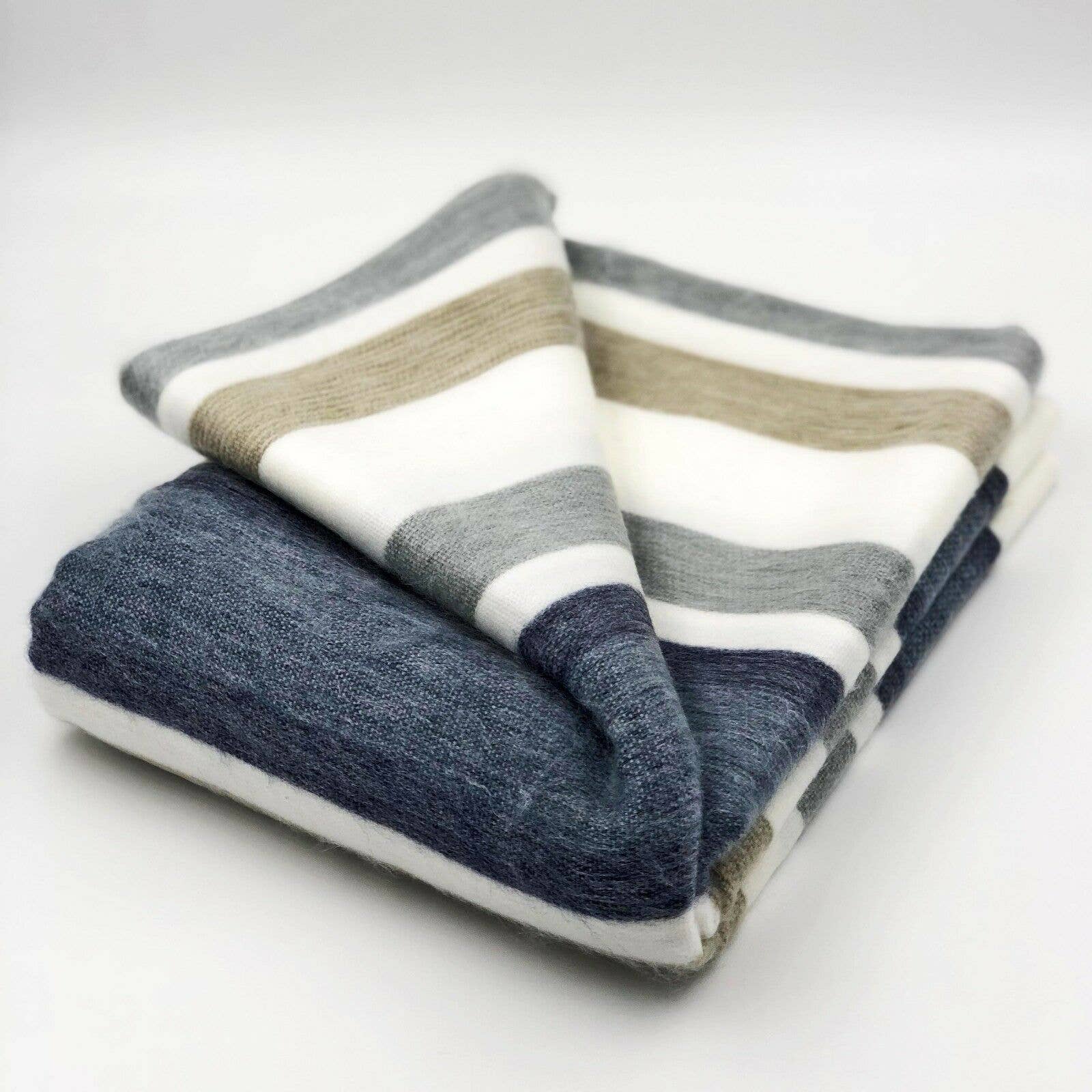 La Costa - Baby Alpaca Wool Blanket - Queen 90" x 65" - (Handmade in Ecuador)